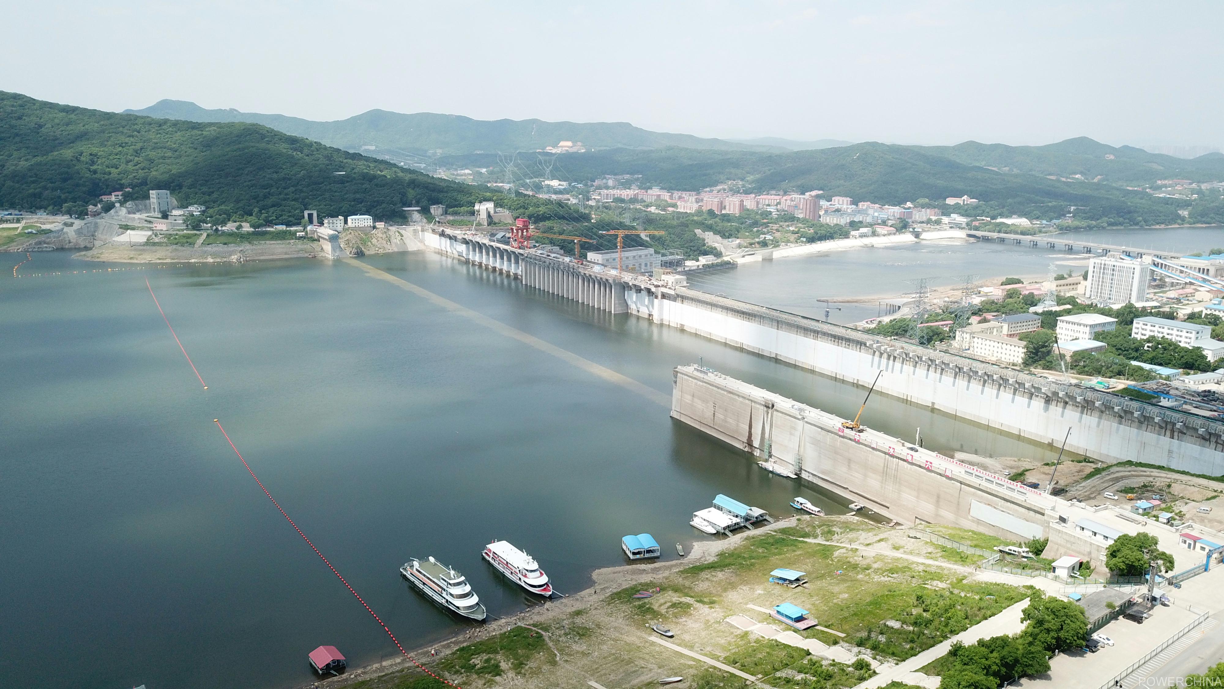 公司承建的丰满水电站全面治理(重建)工程首台机组投产发电